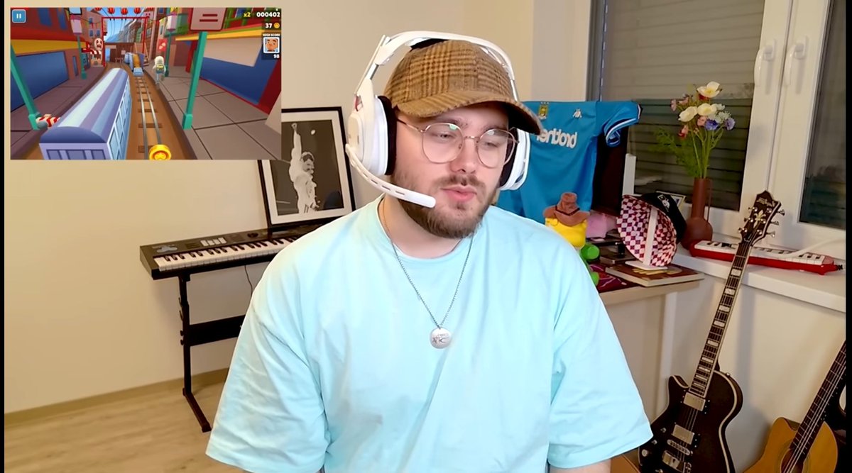 yoimnotsecond's tweet photo. This dude put subway surfers in his YouTube intro so I don't skip it
I'm ashamed to say it worked https://t.co/qbBCyZlupF