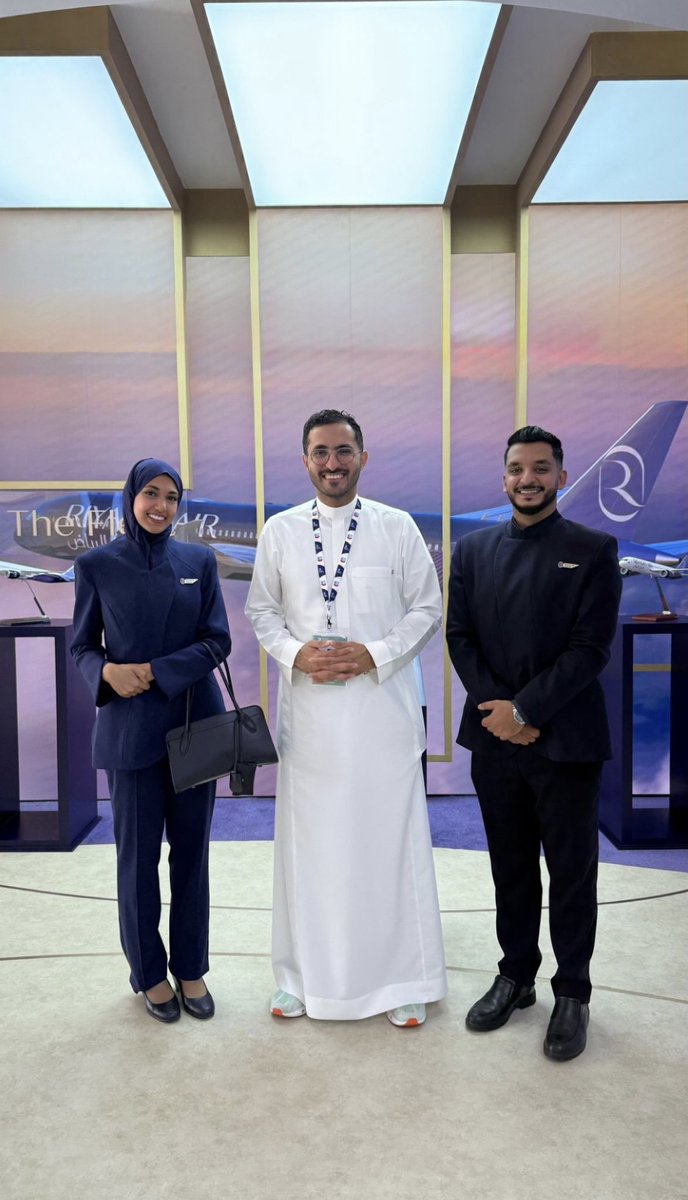 AlmuhanadSA's tweet photo. سعوديون في طاقم #طيران_الرياض 

عز و فخر🇸🇦💜✈️ https://t.co/jk620oSya4