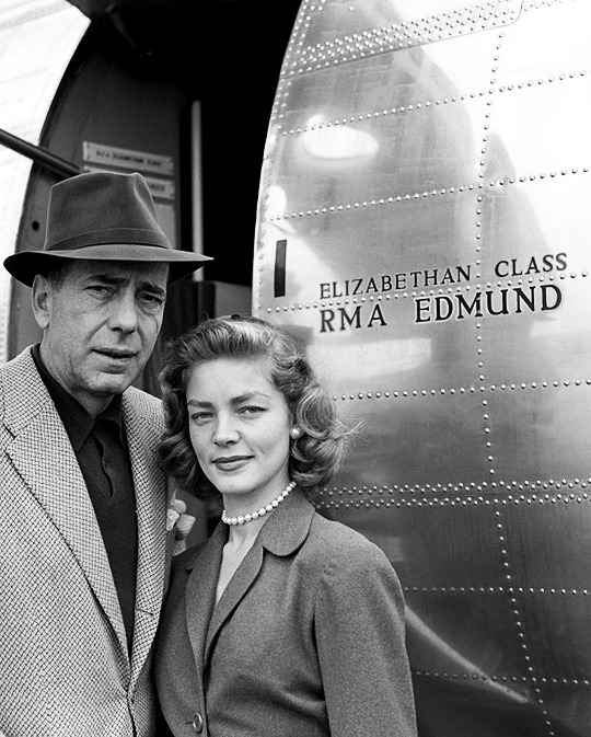 Gibboanxious's tweet photo. Bogie and Bacall in London in 1953. https://t.co/89vhC7sKnH