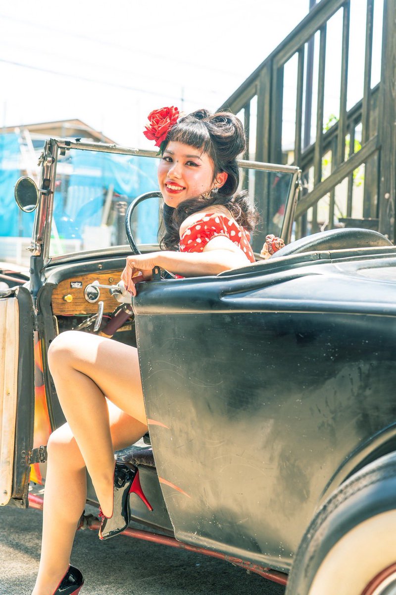 dinerracer_TTD's tweet photo. Diner Racer Garage Shop 1st ANNIVERSARY !!!

おかげさまで、間も無く実店舗オープンから1年を迎えます！

6/20,21の2日間、周年祭を行います

6/20（土） 11:00〜19:00
6/21（日） 10:00〜18:00

今回もはるばる新潟から
（@funkastokmotors ）  様
（@ricepinstripes ）  様
の2名が出店していただけます！

Funkastokさんは車、バイクがモチーフのオリジナルのピンバッジ販売。オリジナルのオーダーも可能です！
ゆっくり話せるこの機会に、オーダー等のご相談も是非！

Riceさんはピンストライプの受注、即日施工を行っていただけます！
お持ちの一点や、当日お買い求めいただいた物にも物によっては対応可能ですので、お時間ある方は是非お求めください！

Diner Racerからは、サンプル品、アウトレット品の超特価セール
また、Funkastok Motorsコラボのピンバッジホルダーワークショップを行います！

もちろん、既存製品も当日限定プライスでお買い求めいただけるもの多数ございます！

6/21の日曜日は、ピンナップガール Baby Luna （@MOONTOBASIL ）もおります😊
一緒に写真を撮ったり、ゆっくりお話ししたり、皆様是非楽しんでいってください！

気になる点、ご質問などはお気軽にDM、コメントくださいませ！