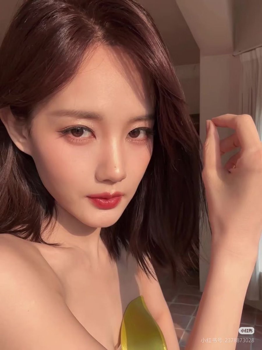 ameameanan's tweet photo. AI视频脱衣明星换脸抖音网红一键去衣 女神不是不喜欢吃鸡，只是不喜欢吃你的  AI黑科技去衣，满足你的一切爱好 这效果太满意了 https://t.co/kYtZ7M8vPQ