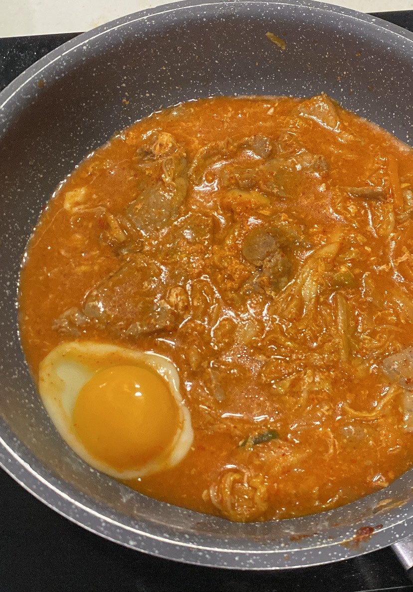 AlbaTheBat's tweet photo. สวัสดีตอนเย็นครับ ซุปกิมจิสักถ้วยมั้ยครับ😋 https://t.co/Ni76X3pVsO