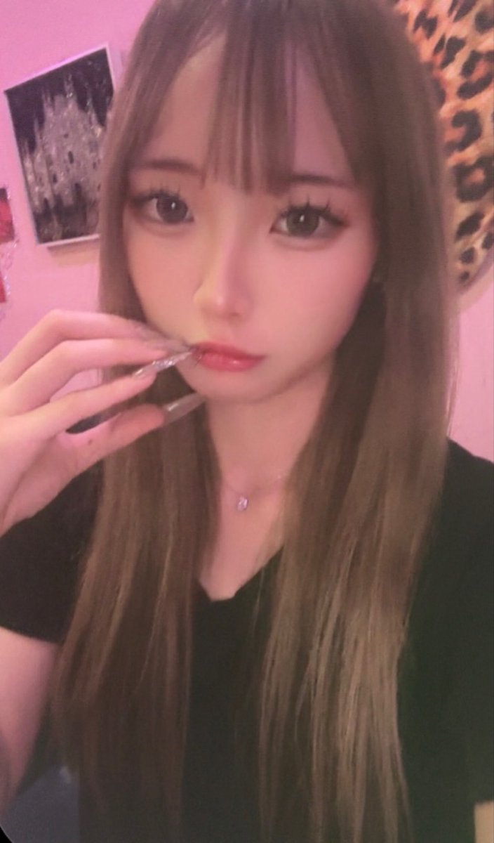 galcafetenjin's tweet photo. 今日は19時から🥰

るか　@h3knn 
てん　@O4O4aed 
れみ　@imnotremi_ 

待ってる🥰

#福岡　#天神　#今泉　#コンカフェ　#ギャルカフェ　#自撮り界隈 https://t.co/1HY79ZjUs1