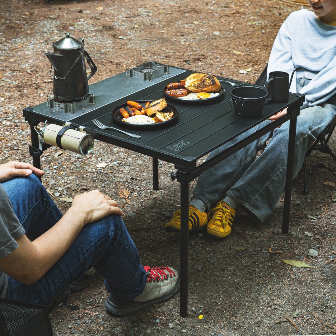 dod_camp's tweet photo. \バーナーを2台組み込める🔥/
料理を作るキッチンテーブルと、食事をするダイニングテーブルを合体させちゃいました✌🏻

高さは3段階調整、定番のガスバーナーをセットできるゴトクパーツ付き。
デュオにぴったりなサイズ感！
その名も #チュウキチテーブル

https://t.co/BiEetTcKwV https://t.co/jPcPF4gVAK