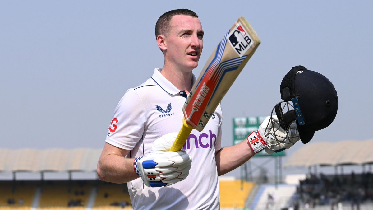 Crex_live's tweet photo. Harry Brook has claimed the No. 1 spot in the ICC Test batting rankings. 🏆

Travis Head has moved up to No. 2, while Joe Root has slipped two places to No. 3.

#HarryBrook #TestRankings #Cricket https://t.co/wcaPnNuVEk