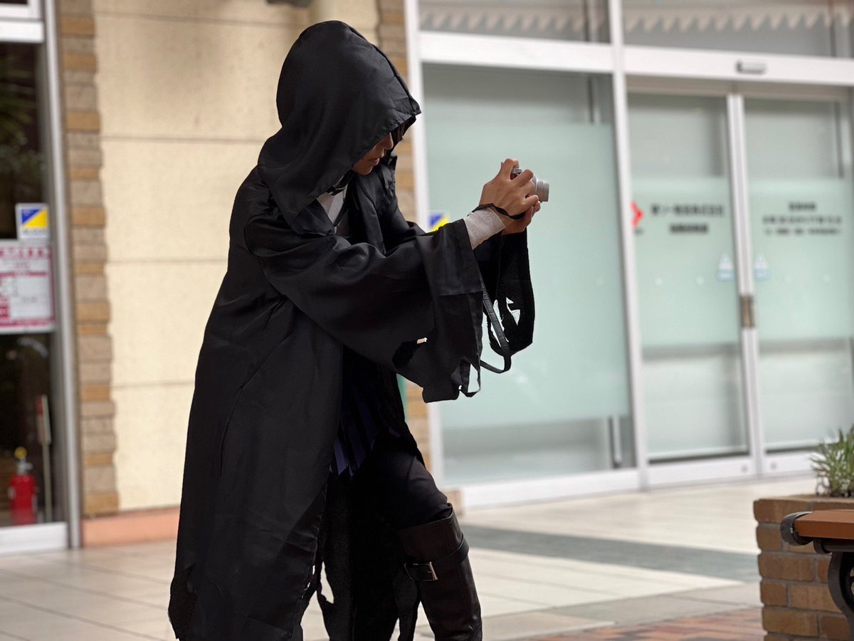 nemo_ask's tweet photo. カメラロール見返してたら一昨年のハロウィン時期のイベントにて無心で社長を撮ってる🤕が出てきたんだけどあまりに不審者…😂 https://t.co/mvQc2jqO95