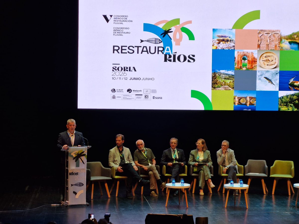 dipsoria's tweet photo. El presidente de la Diputación @Benitoserrano ha asistido a Restauraríos, V Congreso de Restauración Fluvial, organziado por la Confederación Hidrográfica del Duero en el Palacio de la Audiencia, donde ha comentado a su presidenta, María Jesús Lafuente, la importancia de los ríos para todos los pueblos de la provincia y también la necesaria colaboración institucional, que en su alocución se ha olvidado de ambas cuestiones.