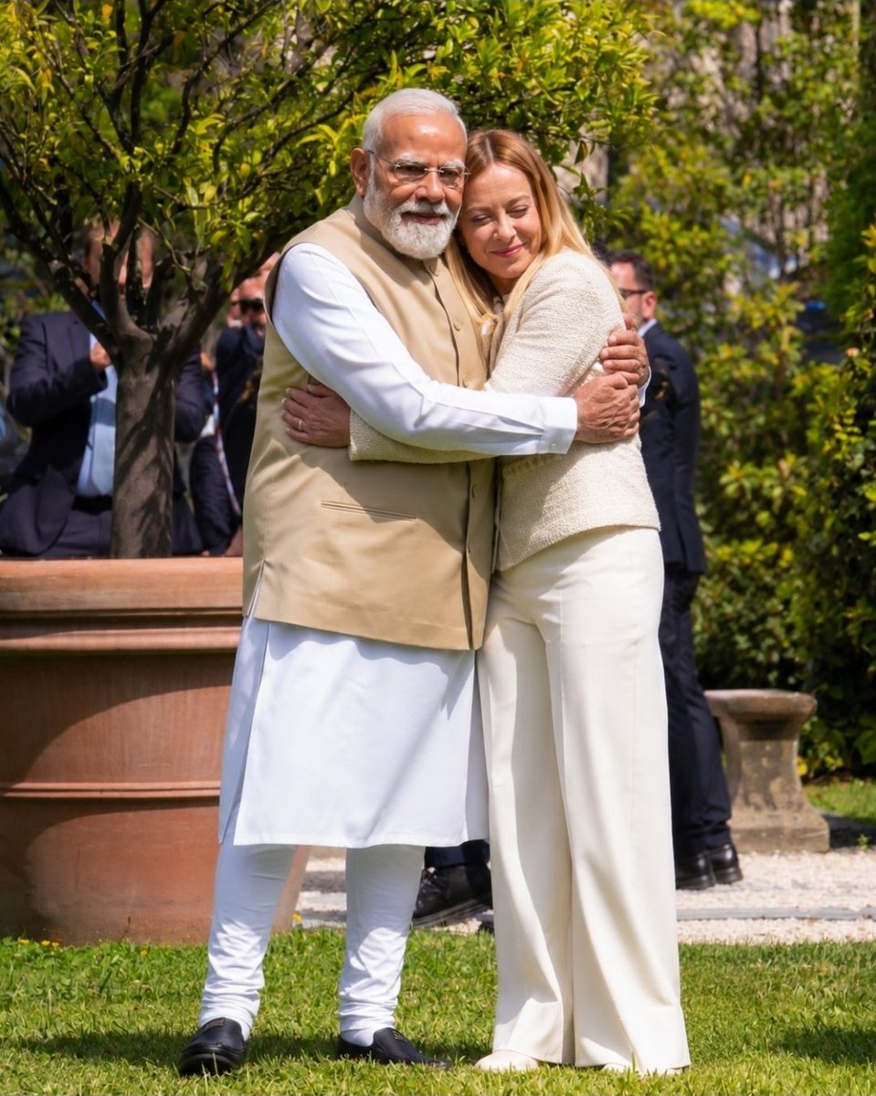 kmkhalid62's tweet photo. Meloni Congratulates Modi on Becoming India's Longest-Serving Elected Prime Minister

#modikakhadiyug #indiaheadlinestv 
#Meloni #italy https://t.co/GYnBlbrkph