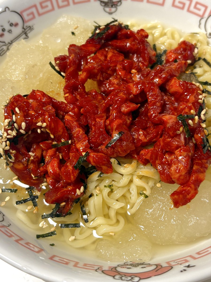 hanabcandy's tweet photo. 육회에 불닭소스 잔뜩 묻혀서~
불닭육회냉면🔥🍜 https://t.co/DD5EGJCXQs