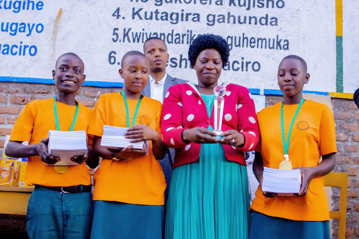 AspireDebateR's tweet photo. #FriendsOfNature just had its second finals๐ฅณ๐
We are still on our mission to turn schools in Rwanda's most vulnerable districts into climate-knowledge hubs.
Thank you, @unicefrw and @REMA_Rwanda
#ADR #ClimateEducation #YouthLeadership #Rwanda #FriendsOfNature https://t.co/G2CFYjQCIw