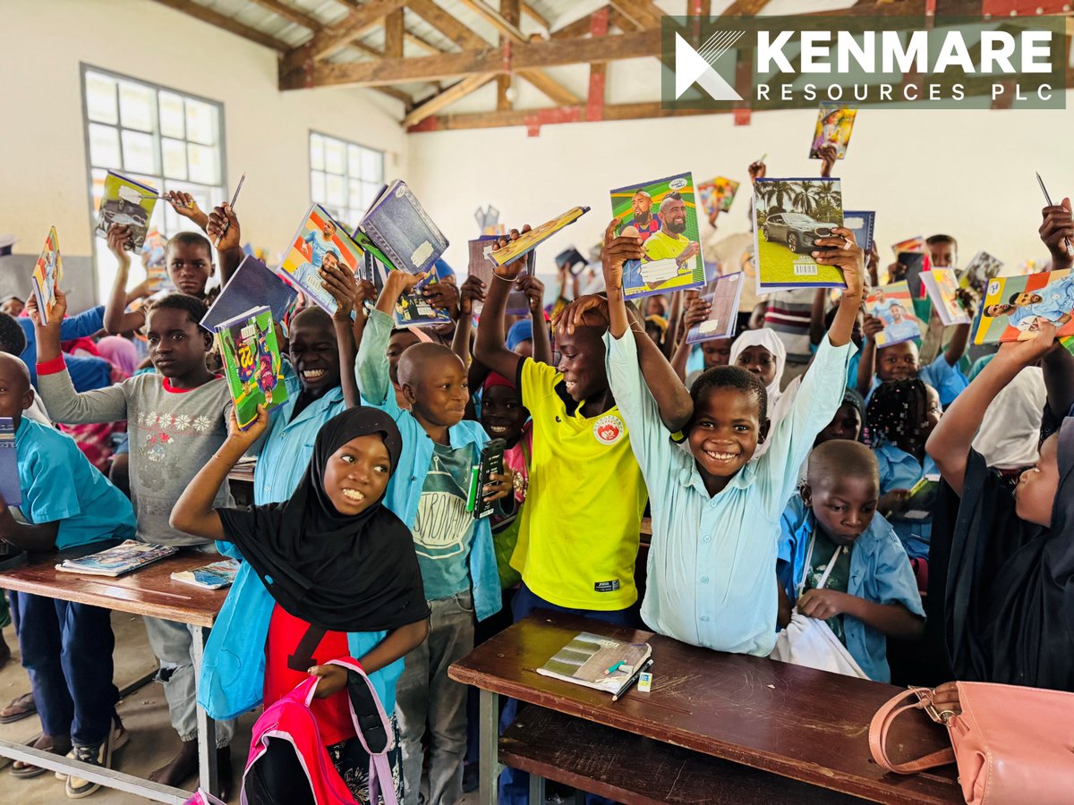 KenmareRes's tweet photo. $KMR, through #KMAD, has distributed more than 11,000 school materials kits to pupils living in the #communities around its #Moma Mine in #Mozambique. Read more about how KMAD supports #education development: https://t.co/92ywIMMbgg
 #mining #responsiblemining #sustainability https://t.co/9nHItBtofY