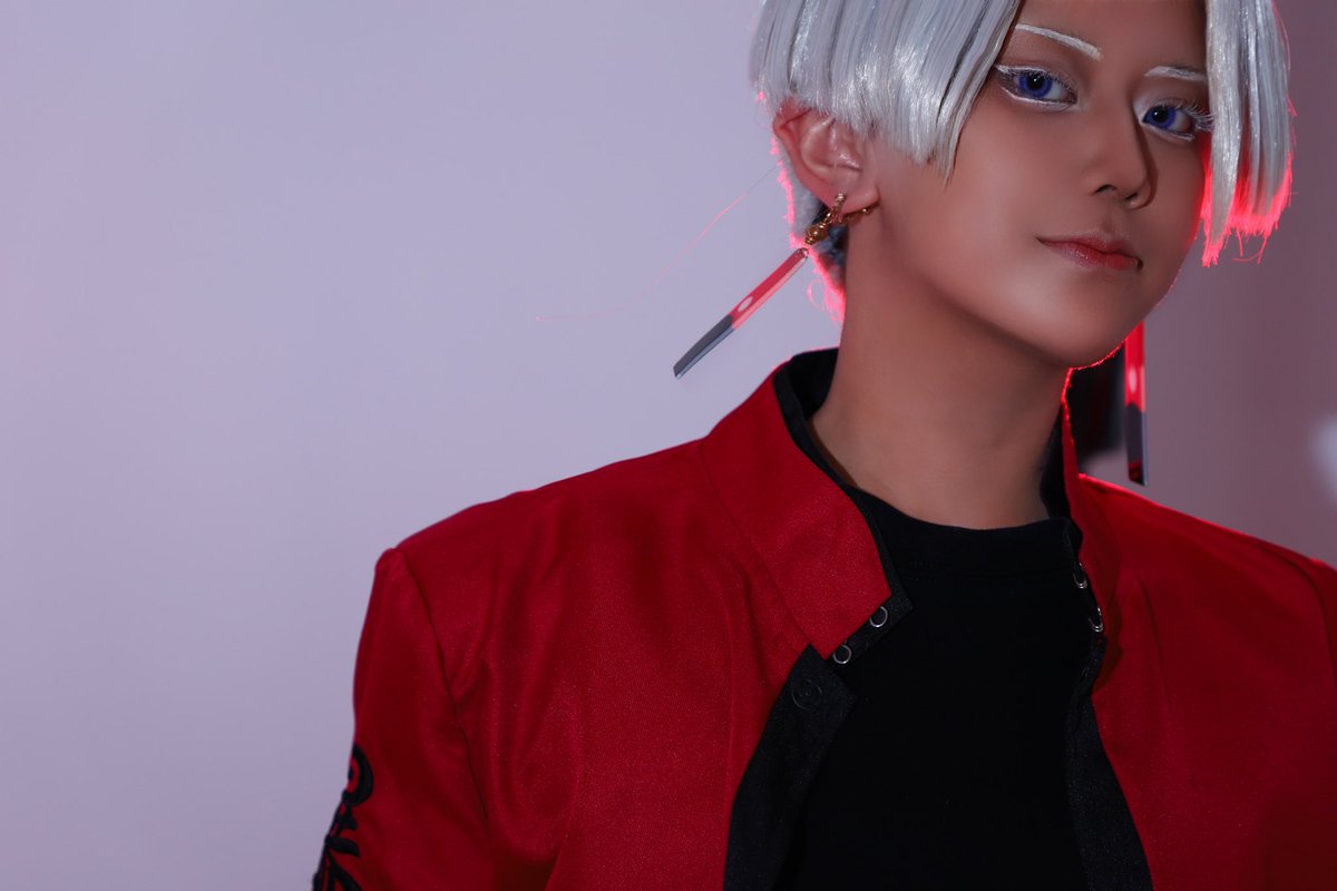 si2_kira's tweet photo. cos.
tkrv 黒川イザナ
.

                     ＿＿＿うん！勢いは止めた

.
p.@_Bridge_Book https://t.co/J5PlWFAweQ