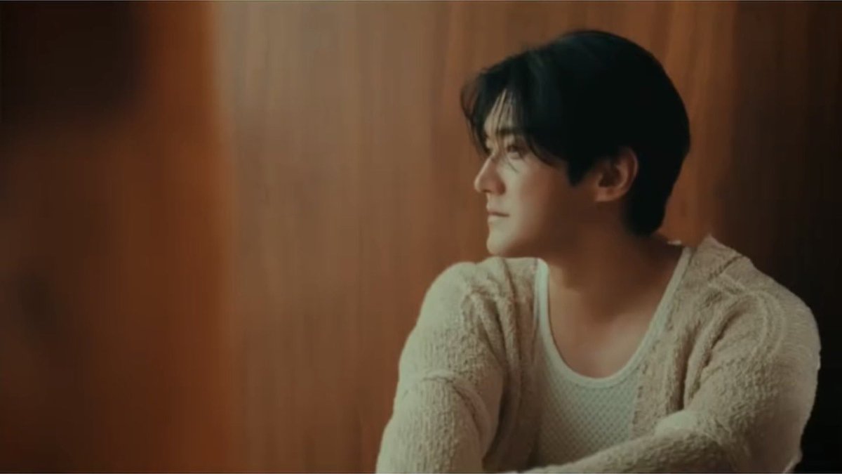 SEALINTHERAIN's tweet photo. โคตรเหมือนอ่ะ @siwonchoi https://t.co/lIc2vPVEBB