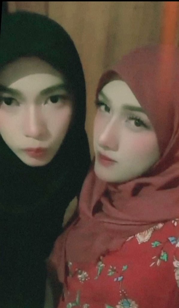 CderMakeup's tweet photo. Seru bgt mainan bedak with my little sister bolu ketan.. Wkwkwk
@alyabyla ☺
Next time kita main makeup2 an lagi yuukksss.. 
#cdermalang #makeupcder https://t.co/5SjvbebjXr