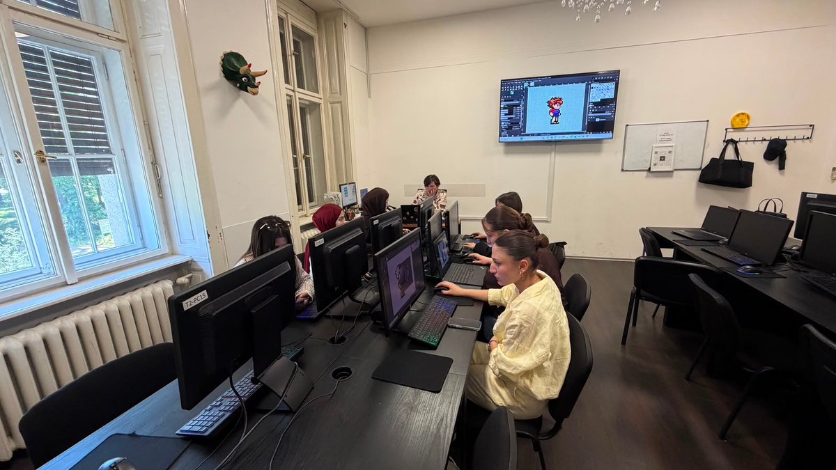 tokatmem's tweet photo. Zübeyde Hanım Kız Mesleki ve Teknik Anadolu Lisesi öğrencileri, Avrupa Birliği destekli Erasmus+ programının mesleki eğitim alanındaki kısa dönem hareketliliği  kapsamında , Çekya'nın Prag şehrinde, 21 gün sürecek staj faaliyetlerine başladı.

@tcmeb @HuseyinKir64 https://t.co/U6l6zo4XOV