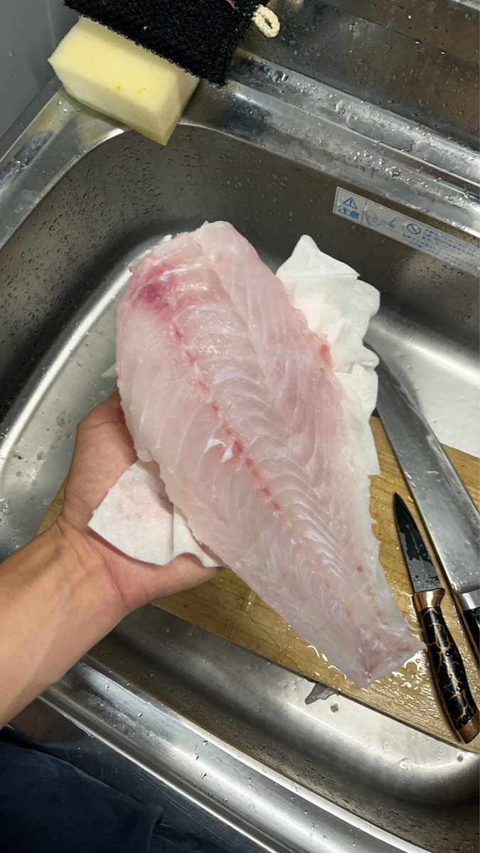 GameGood0123's tweet photo. 釣った魚を捌いて食します👍
食べたら久々ヴァロやろっと https://t.co/1aRDKv6BB4