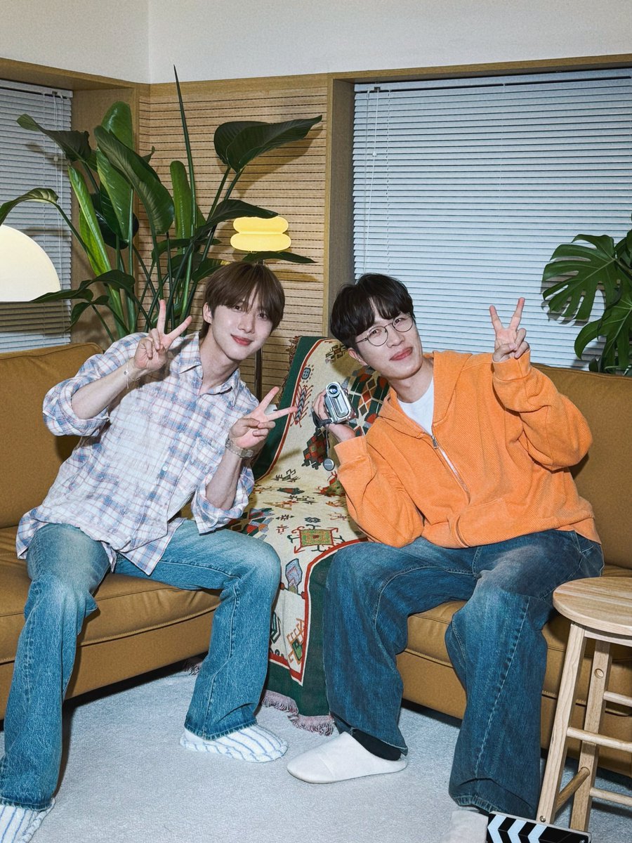 band_SORAN's tweet photo. #ceremony #duetchallenge
Cast. 후이 (HUI)

@official_HUI

#소란 #SORAN #고영배
#후이 #HUI https://t.co/oZZ4VJgvDs