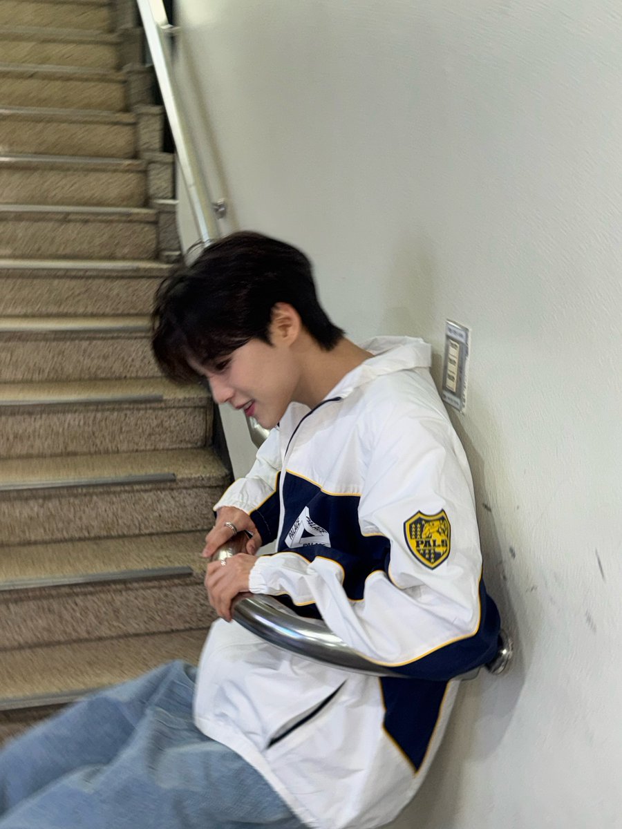 2Hee711's tweet photo. 귀여워서울음나😭 https://t.co/xOk1ZoXsGH
