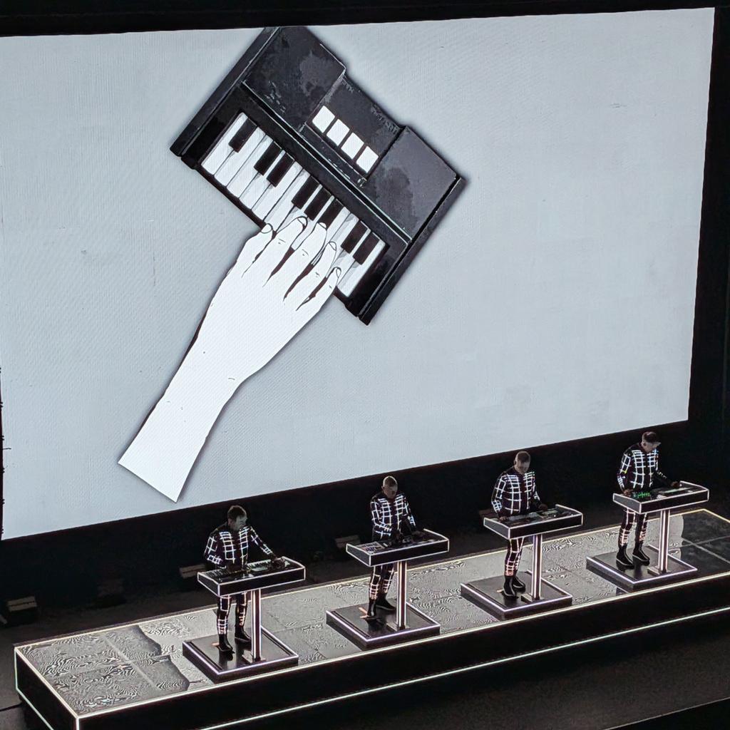 mini_klaus's tweet photo. #kraftwerk at Playhouse, Edinburgh 9 June 

This was epic ⚡ An absolutely treat for the eyes and ears https://t.co/KLrhCUo5lc