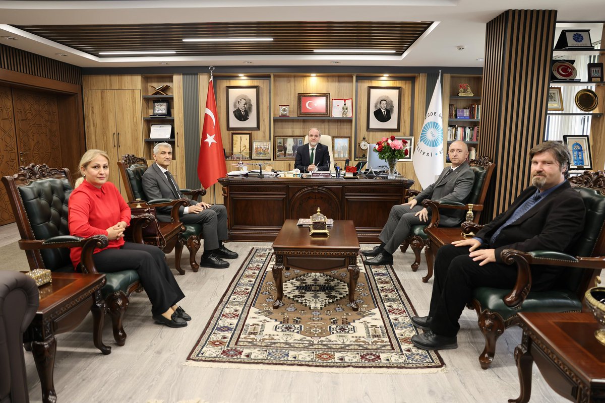 DrHasanUslu's tweet photo. Türk Ocakları Niğde Şubesi Başkanı Prof. Dr. Sn. Kubilay Akçaözoğlu ve yönetim kurulu üyeleri bizleri ziyaret ettiler.

Nazik ziyaretlerinden dolayı kendilerine teşekkür ediyor, çalışmalarında başarılar diliyorum.

#NÖHÜ
#Niğde https://t.co/txY2RUA15Z