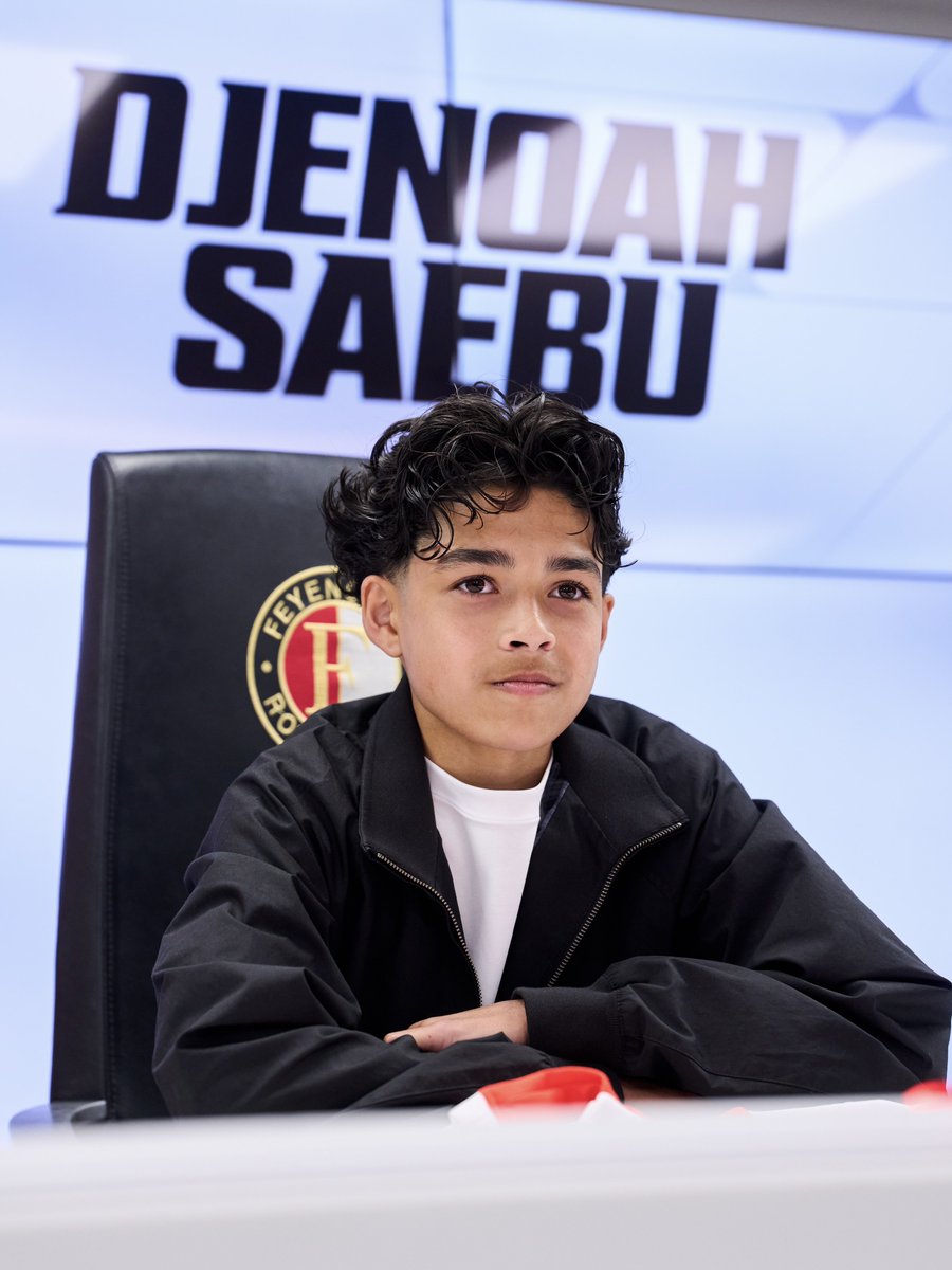 Feyenoord's tweet photo. Eerste contract voor Djenoah Saebu (15) 👏

🟥📄⬛️ » 2029 🖊️

#FeyenoordAcademy https://t.co/y7AcUTNGNG