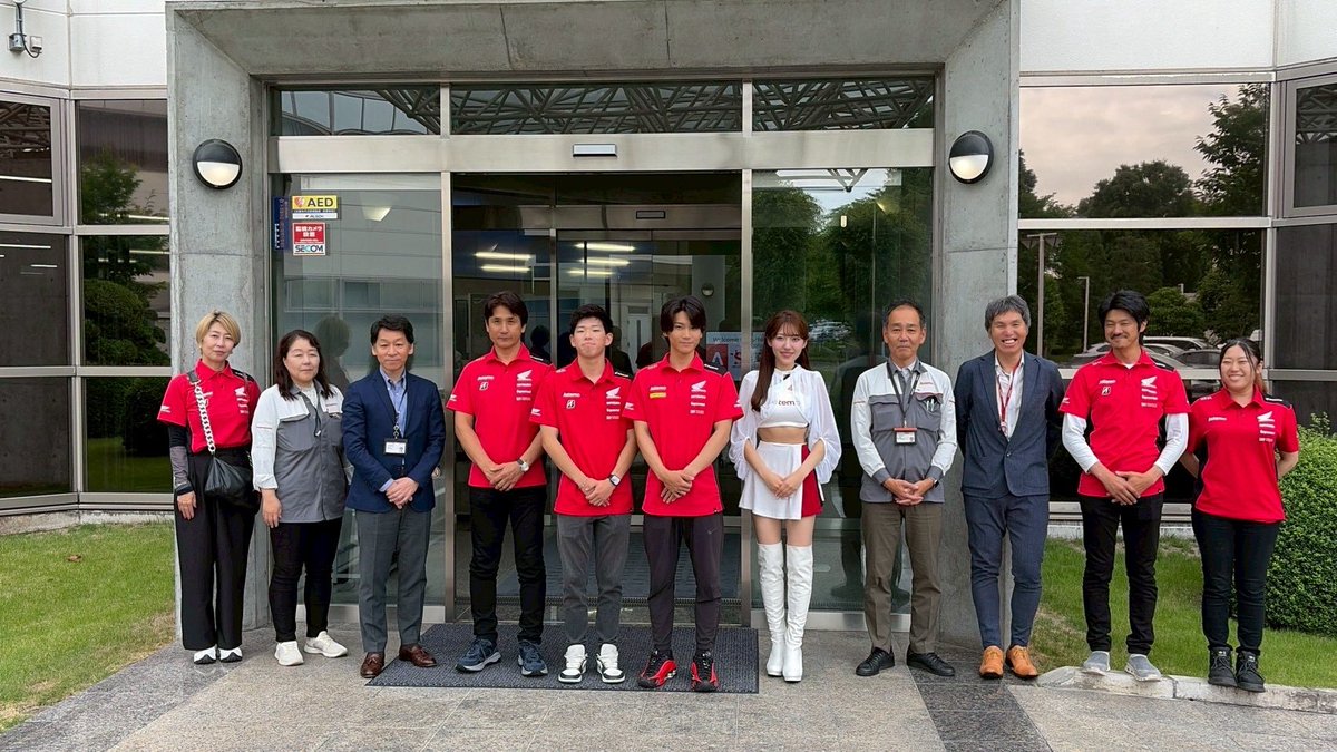 uka_mmsk's tweet photo. Astemo Pro Honda SI Racing 
栃木事業所訪問に行ってきました🏍

トークショーやマシン展示を行い…
放送やMCを担当させていただきました🎤

参加してくださった方々、ありがとうございました🫶🏻︎

今後とも #AstemoProHondaSIRacing への応援、よろしくお願いします🏁 https://t.co/8oECDBHnKE