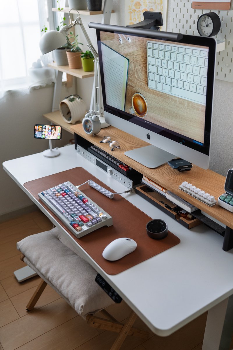 kazoo_desksetup's tweet photo. My desks at dusk.

#desksetup https://t.co/iJAyFRsAGj