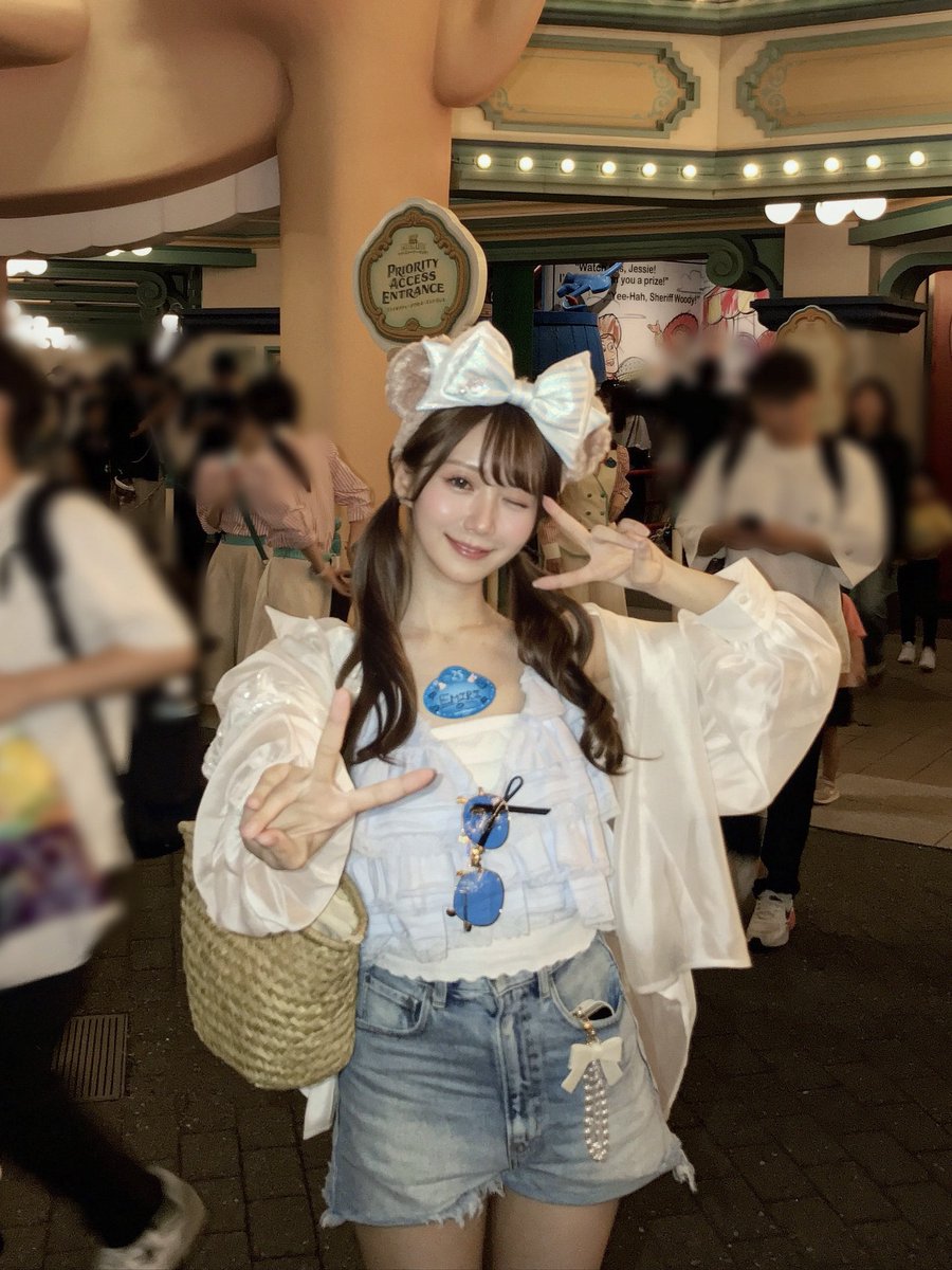 otani_emiri's tweet photo. シー楽しかった✌🏻 https://t.co/LnDSL8iL5n