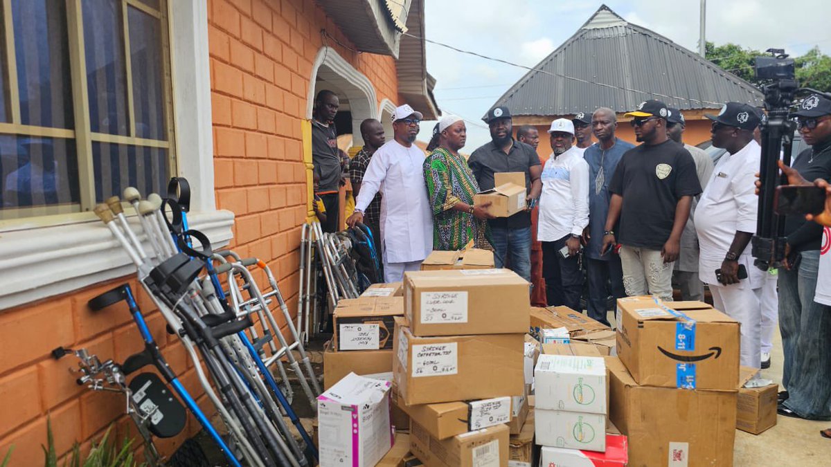 Hon_Danjo's tweet photo. Yesterday, the leadership of the City Boy Movement, Oyo State Chapter, led by the State Director, Hon. Olufemi Oladokun Onireti, paid a sympathy and solidarity visit to Oriire Local Government Area to meet with families affected by the recent kidnapping incident.

The visit was a solemn expression of compassion, hope, and support for the victims’ families during this deeply painful period. As part of the outreach, the delegation presented relief and healthcare materials to help ease some of the immediate burdens faced by the affected households.

In a further demonstration of compassion and support, Hon. Onireti also donated ₦1 million to the family of the late Mr. Michael Oyedokun, the teacher who was killed in the incident, and awarded scholarships to his two children.

We stand with every parent, guardian, and family member going through this difficult time. We continue to pray for the safe return of all victims, strength for their loved ones, and lasting peace and security across our communities.

City Boy Movement, Oyo State Chapter, remains committed to community support, youth engagement, and humanitarian service, especially in moments when our people need care the most.

@lamijuakala 
@titilopegb 
@STinubu 
@shoga_francis 
@kokomatic 
@mrlurvy 
@CBMOyoState