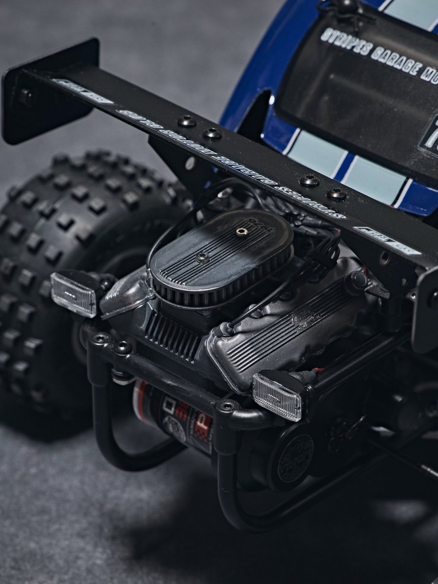 東京堂 サイドワインダー3P-46 ヒートレース用 京商 ビートル オフロードレーサー ギヤボックスの上にV8のエンジンを