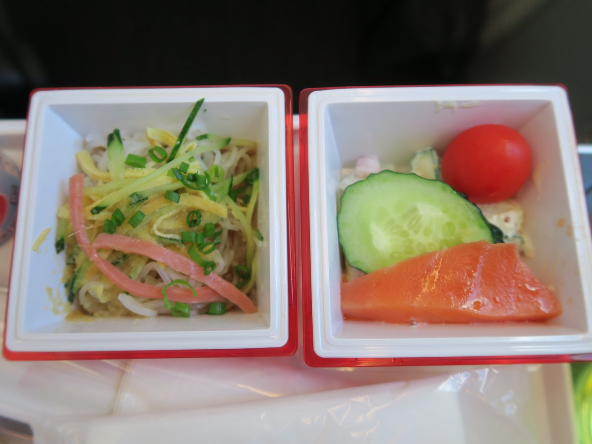 activa763's tweet photo. 2019年1月 日本航空 JL88 広州→羽田 エコノミークラスの機内食(夕食)です。
メインはオムライスです
#日本航空 #JAL #Japanair #機内食 #inflight #オムライス https://t.co/VRNuSXWX8y
