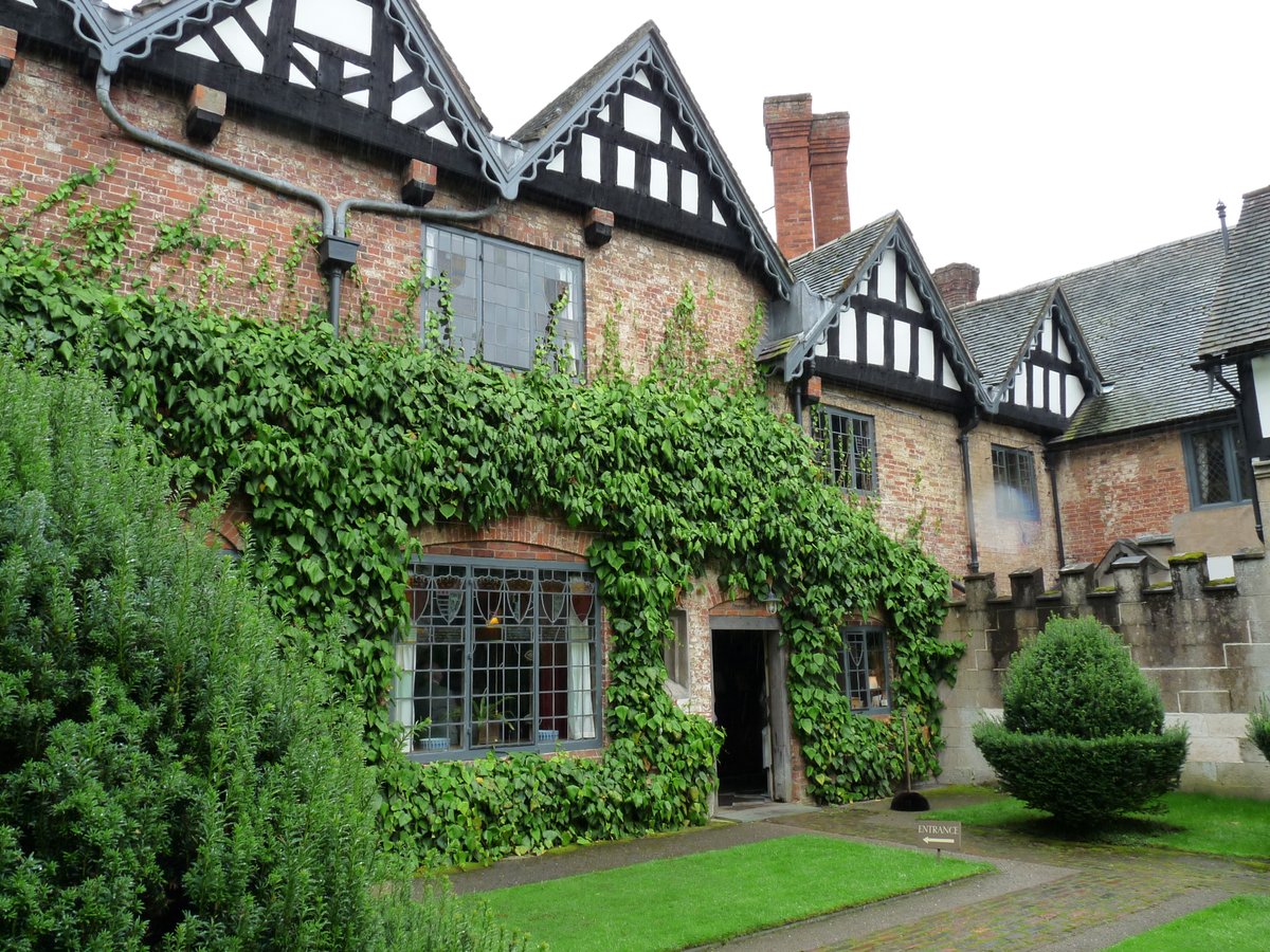 AlanHFraser's tweet photo. Photos from my cameras UK #208: Baddesley Clinton Manor, Solihull, Warwickshire, Aug 2009. https://t.co/xA97RkApiJ