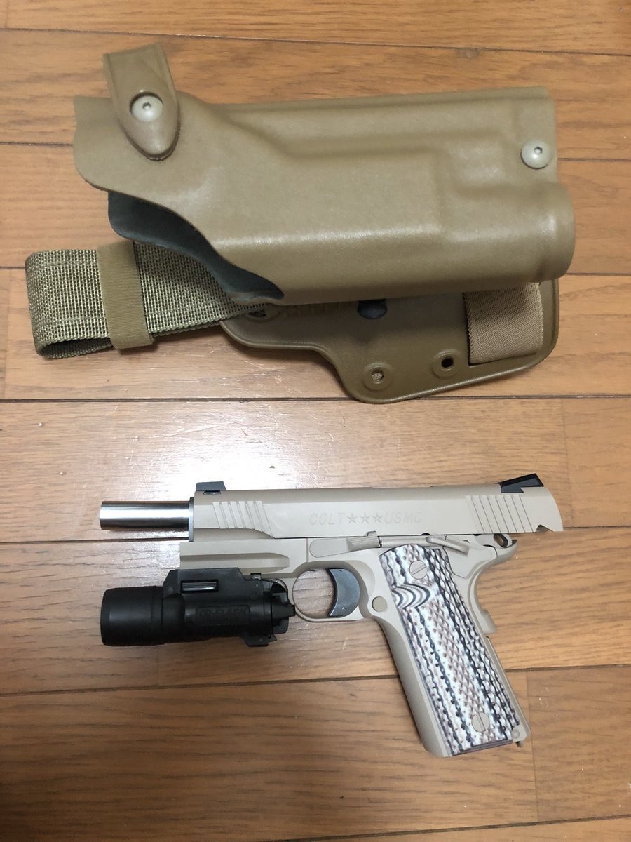 LindwurmL115's tweet photo. #これを見た人は我に続いて銃を置け https://t.co/S6zRuolePC
