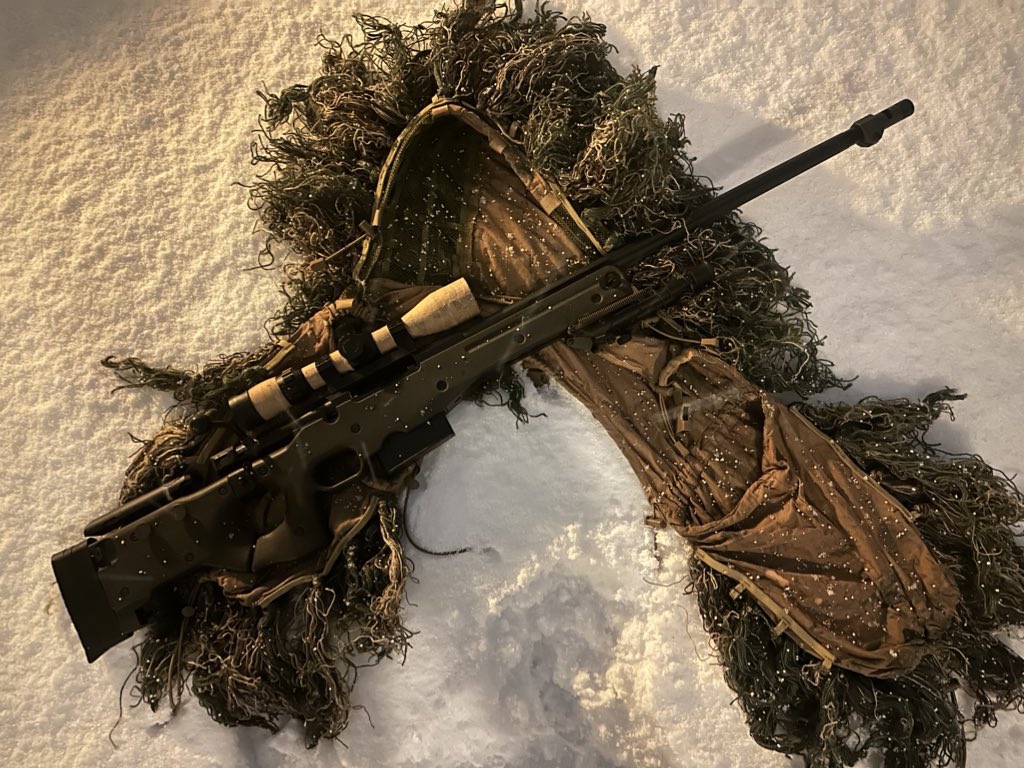 LindwurmL115's tweet photo. #これを見た人は我に続いて銃を置け https://t.co/S6zRuolePC