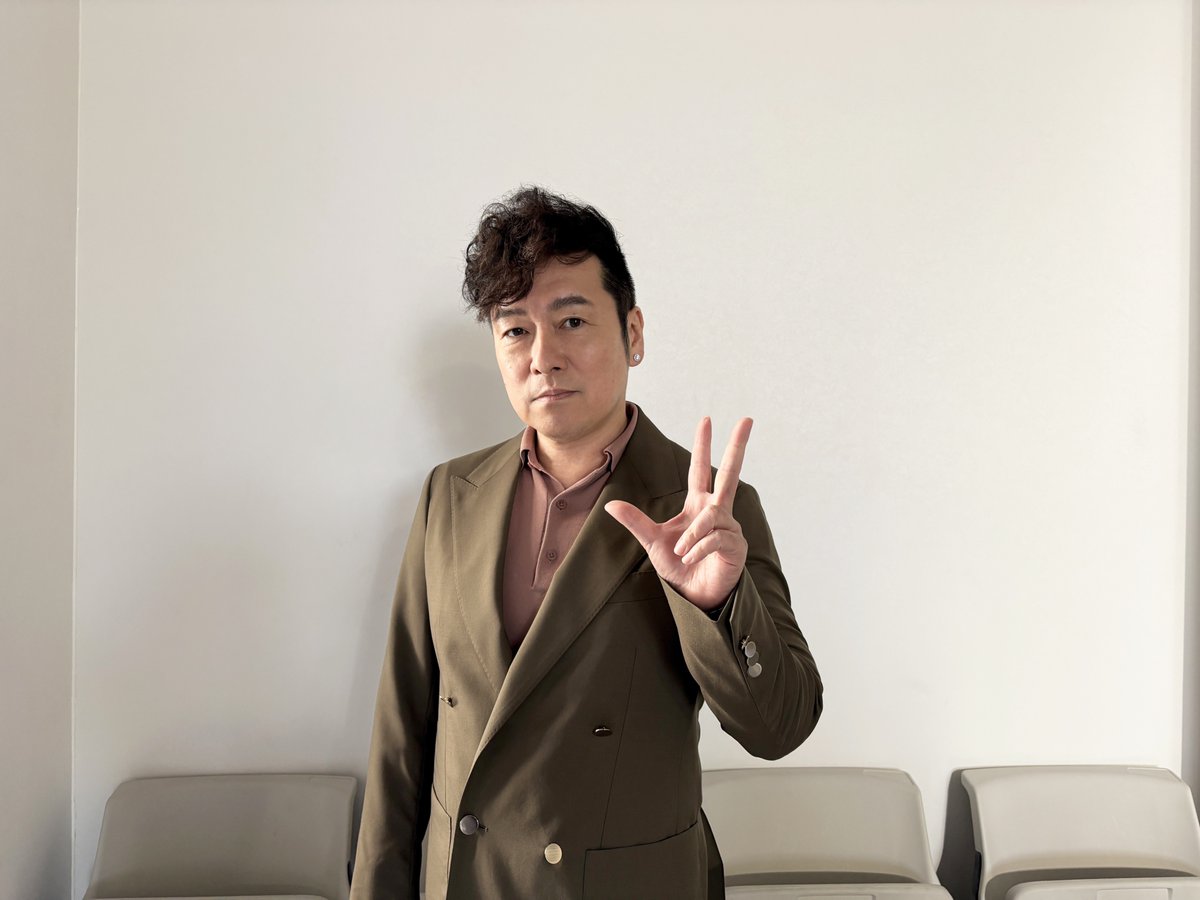 the_gospellers's tweet photo. 🪐新アーティストビジュアル Behind Photo📸

NEW EP「UNIVER5OUL」ご予約はこちら
💿https://t.co/BL8qQWbd7W

「#Lessons」先行配信中✨
🎶https://t.co/eTD5d2JEGi

#ゴスペラーズ
#黒沢薫
#ゴスペラーズ_UNIVER5OUL
#UNIVER5OUL https://t.co/8E5gQcXKHC