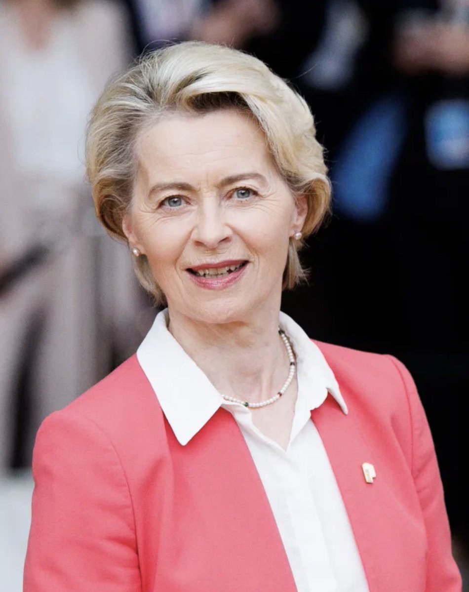 GlobalDiss's tweet photo. 🚨🇪🇺 Jeffrey Sachs SLAMS EU policy: 

“Ursula von der Leyen is killing the economy of member states.”

The EU’s share of global GDP has ALREADY dropped from 30% to just 17%.

Brussels is running Europe off a cliff. https://t.co/r0iPVJ0YQY