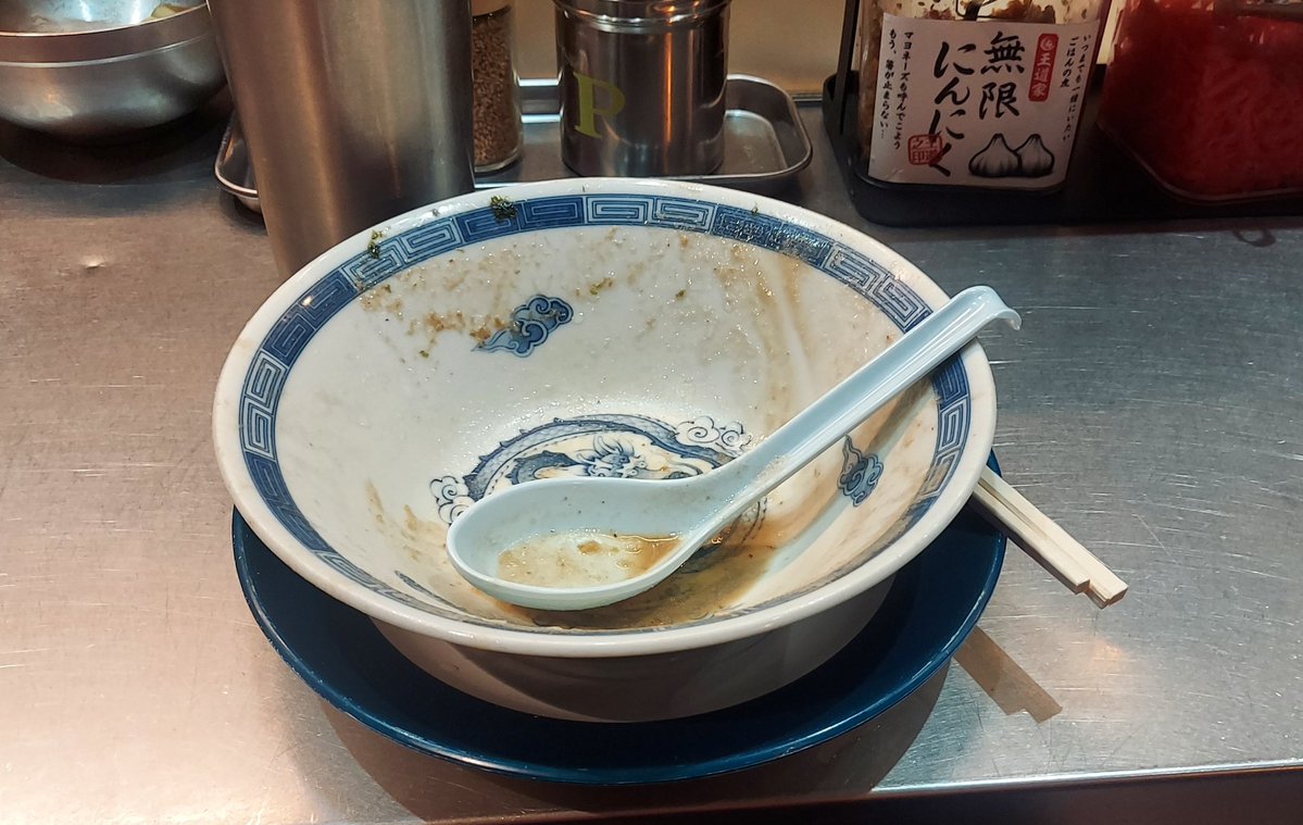 hspslowsteady's tweet photo. ごちそうさま～。
熟成してできた泡。
見た目通りの味だわッ。
難し本途中まで読んで、運動して、そのあとラーメン。 https://t.co/8Bel4oXG7a