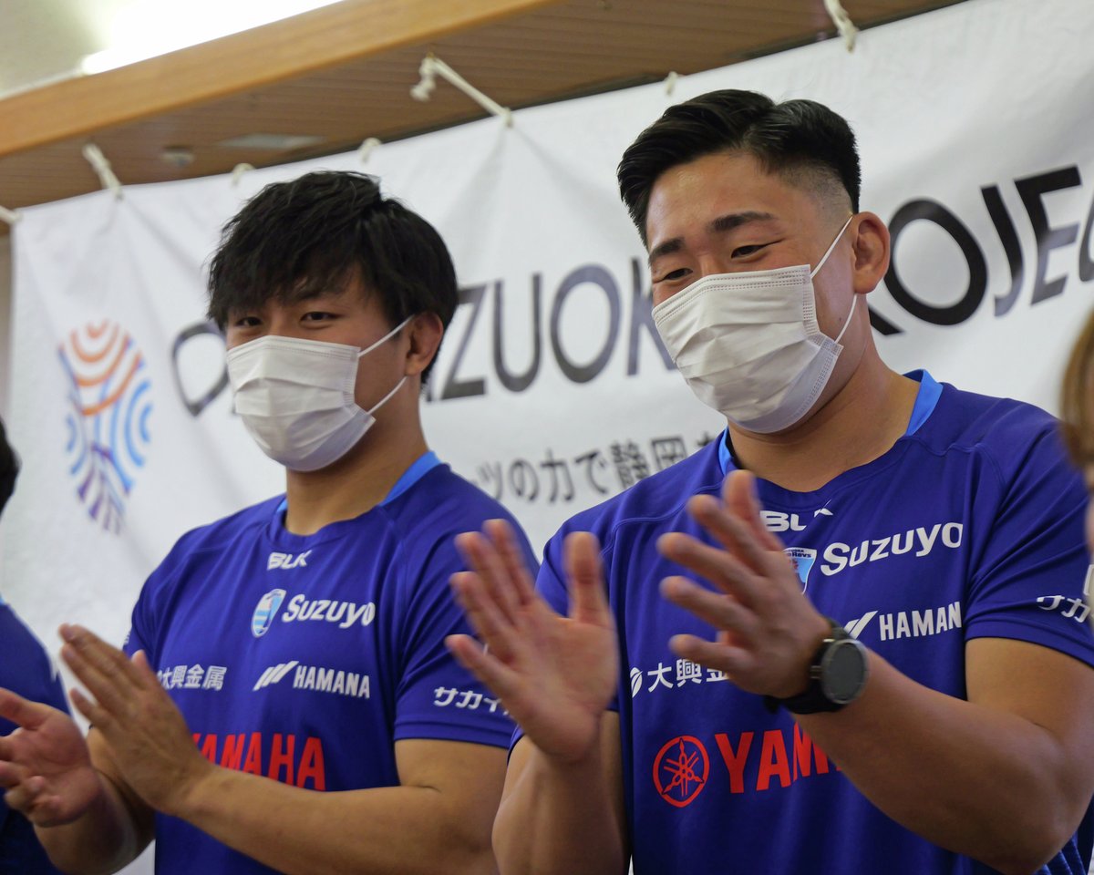bluerevs's tweet photo. 🗻One Shizuoka Project🗻

本日、#杉原立樹、#郭玟慶、#庄司拓馬、#岡﨑航大 の4選手が静岡県立こども病院を訪問🏥✨
子どもたちと交流し、たくさんの笑顔に出会うことができました🤝

#静岡ブルーレヴズ
@OneShizuoka https://t.co/RhreIOQlK1