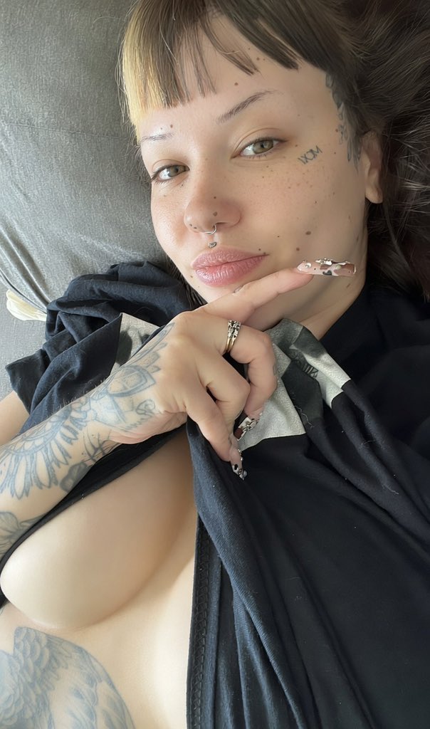RoseRos16096's tweet photo. Who wants to see some more? 🤭🥺 https://t.co/TL8KupAUos