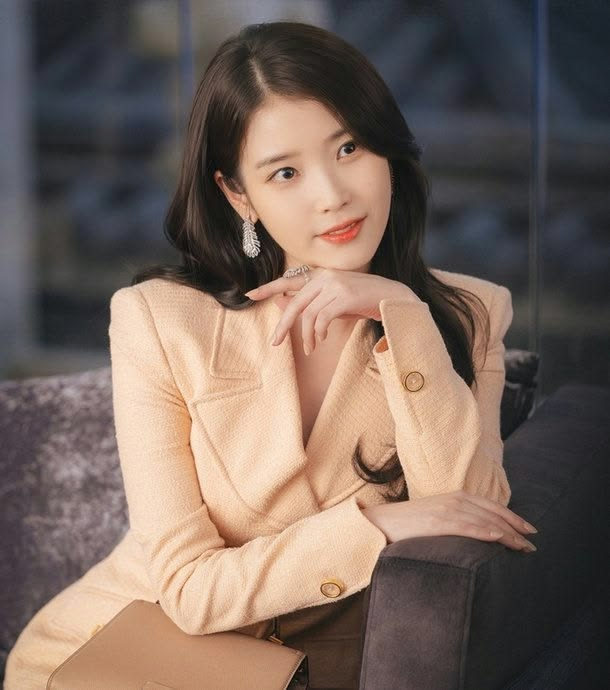kscenedaily's tweet photo. There are a lot of idol-turned-actresses, but these four have stood out the most for me:

• #IU
• #Suzy
• #Yoona
• #Jisoo
They've delivered some memorable performances and continue to grow with every project. Who would you add to this list? #kdrama #idol https://t.co/r6taiQKHvJ