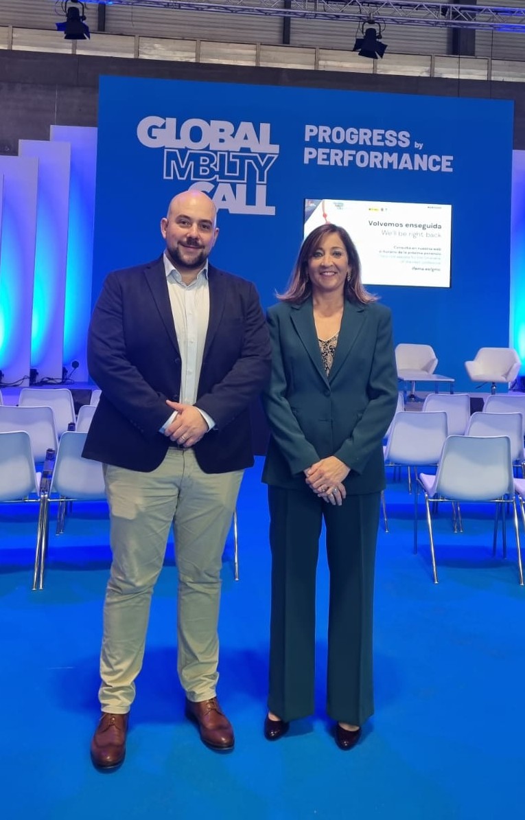 GrupoCastrosua's tweet photo. 🚍 El Global Mobility Call es el principal encuentro internacional celebrado en España dedicado a la movilidad sostenible. Nuestra CEO, Beatriz Castro, y el Director Comercial de la compañía, Carlos Alberto Martín, han estado presentes.

#GlobalMobilityCall https://t.co/EuM7noBVhT