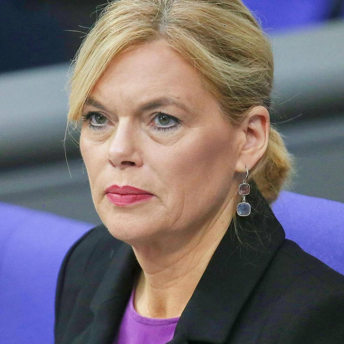 HeimatliebeDE's tweet photo. Der Wahnsinn nimmt kein Ende. 

Julia Klöckner (Bundestagspräsidentin) verbietet nach außen sichtbare Deutschlandflaggen.

Lasst es wirken. https://t.co/8yqzdLgUaX