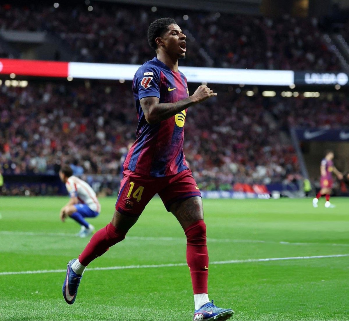 theBarcaInsider's tweet photo. 🚨| The two important factors which made Barcelona pick Gordon over Rashford are:

- Anthony Gordon defensive contributions in which he clearly excels.

- Gordon is three and a half years younger than Rashford. [@marca] https://t.co/P6mk8jOXAr