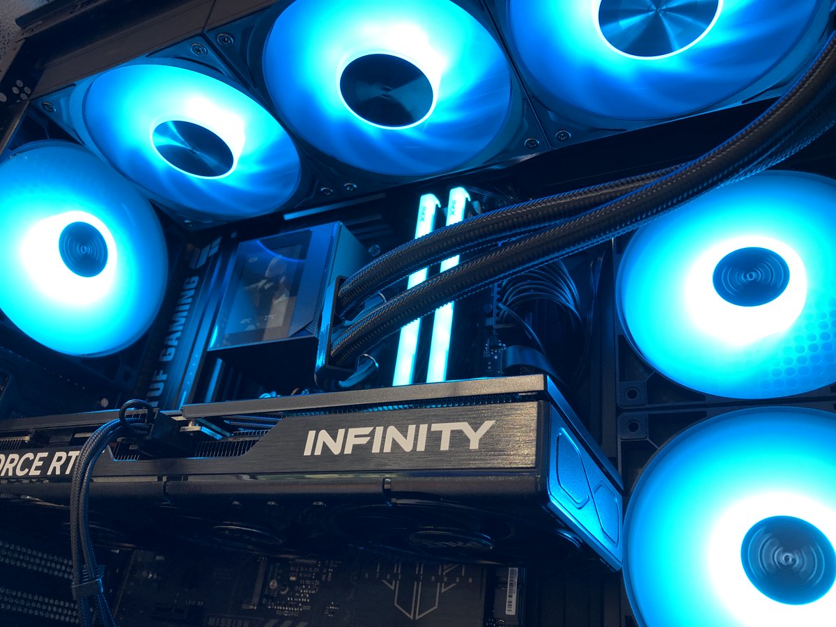 dospara_mito's tweet photo. お客様からご依頼のあった #組立代行 したPCを紹介します。
#MONTECH のケースに #ASUS のマザーボード #CPS の水冷クーラーを採用🎮💻
パフォーマンスはもちろん、見た目にもこだわった1台に仕上がりました👏
ドスパラでは組立代行を承っております
是非お気軽にご相談ください
#ドスパラスタッフ https://t.co/UMLX72uIJm