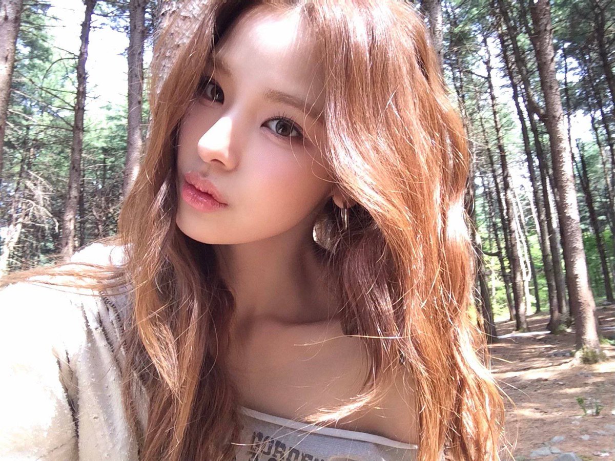 GMeldebek76552's tweet photo. MAI WAS LITERALLY BORN TO BE A FOREST FAIRY 🍄
Just look at how naturally she blends in with nature. My ethereal beauty 🍃🌷🪷 https://t.co/4TqX97hRYk