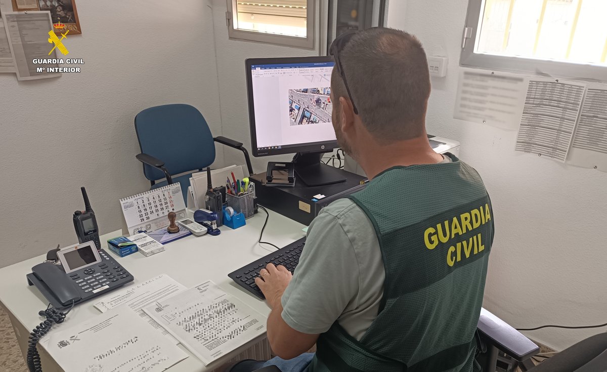 EFE_CValenciana's tweet photo. 🚔 Tres jóvenes detenidos, dos ya en prisión, por robar joyas a personas de avanzada edad en Alfarrasí y Guadasséquies (Valencia) https://t.co/wzy9C0JFJU