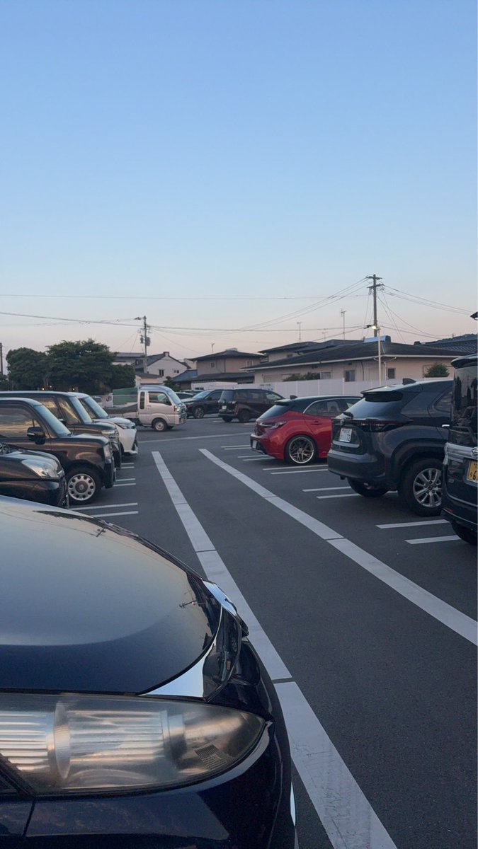 cutshy's tweet photo. 今、娘、ママとスムージー買いに🙄
めっちゃ並んどるげなwww
田舎のくせに🤣🤣🤣 https://t.co/35k7YFe6PT