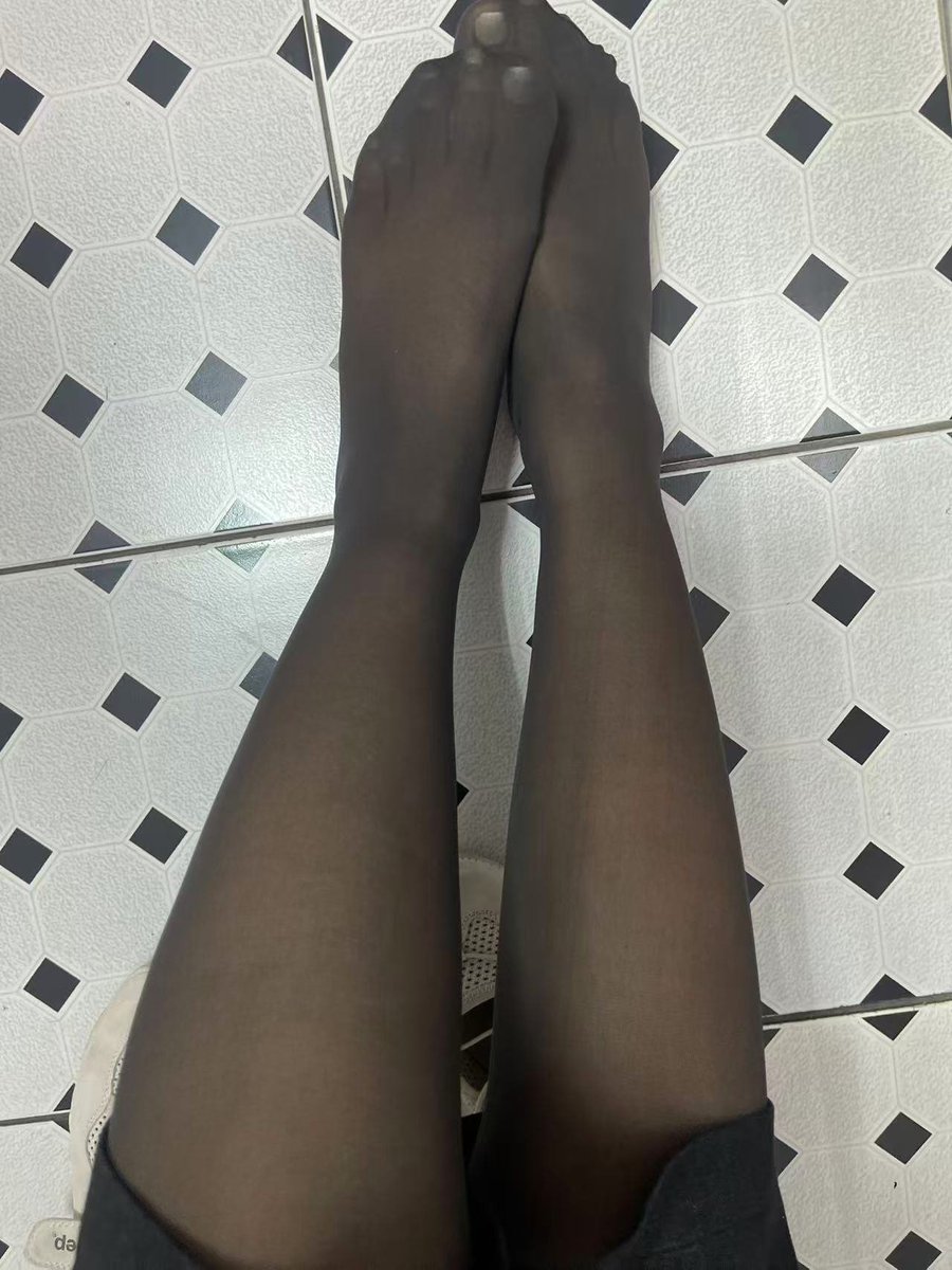 palyplayp's tweet photo. hr的日常 #黑丝 #无内 https://t.co/H9c04Z2d7A