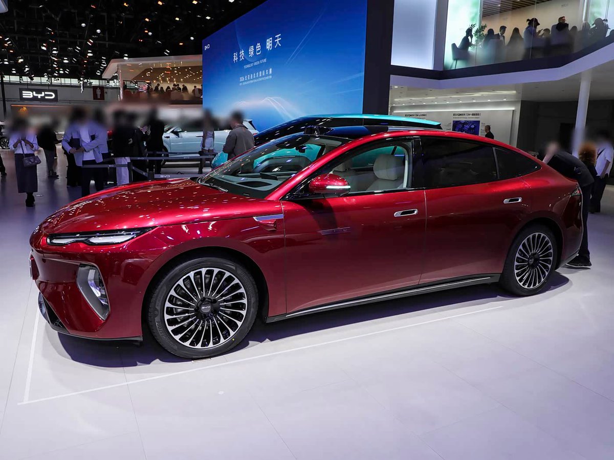 TychodeFeijter's tweet photo. BYD Seal 08 EV to launch late this month

The BYD Seal 08 is the new flagship sedan of BYD's Ocean-series.

- 800V architecture.
- YunNian-A intelligent air suspension.
- rear-wheel steering.
- 5150/1999/1505, 3030.
- Flash Charging Technology.

- EV AWD: 510 kW, 0-100 in 3.3s. Gen2 BladeLFP battery. Max range is 900 km.
- PHEV AWD: 1.5 turbo + 2 electric motors (400 kW). 45 kWh Blade battery. Electric range: 400 km. Combined range: 1000 km.