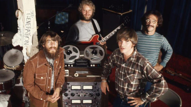 Ciriaco_SPQR's tweet photo. Os voy a contar una historia con moraleja.

Trata sobre uno de mis grupos favoritos: Creedence Clearwater Revival.

CCR es un grupo estadounidense de rock con influencias del country, blues y soul que saltó a la fama hacia finales de la década de los 60. https://t.co/VWdWc0CfXH
